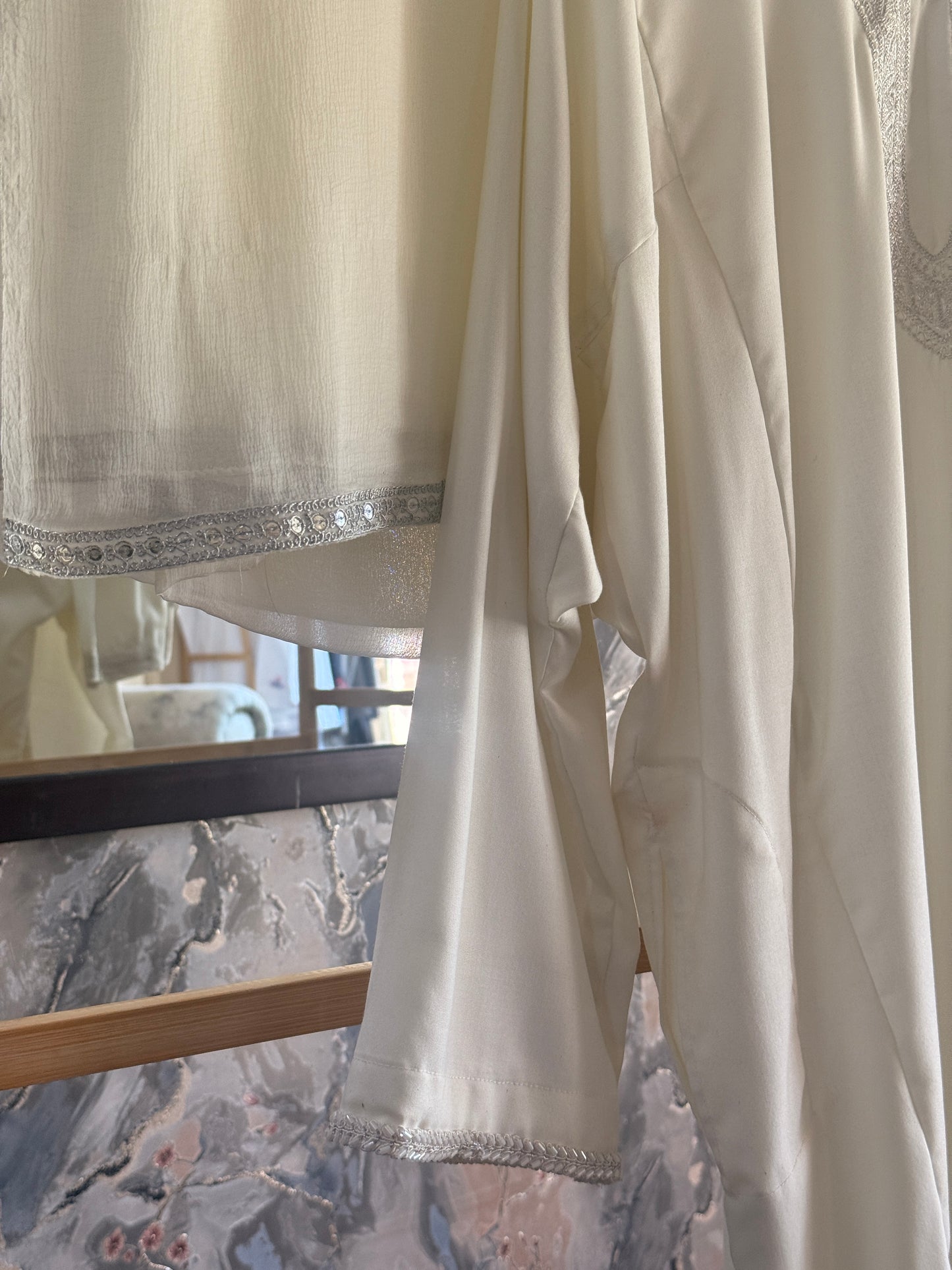 3-Piece Swan White Pheran Set with Hand Tilla and Complementary Lace