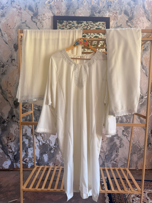 3-Piece Swan White Pheran Set with Hand Tilla and Complementary Lace