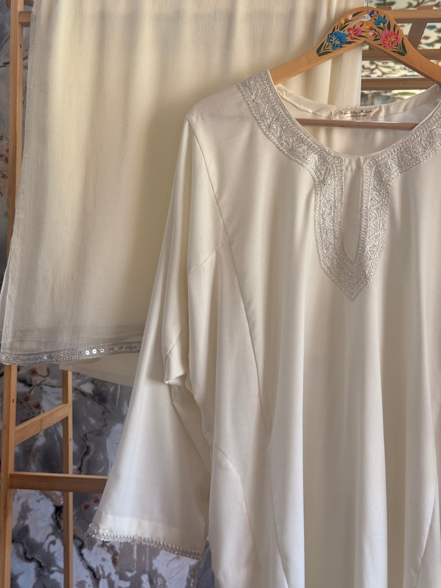 3-Piece Swan White Pheran Set with Hand Tilla and Complementary Lace
