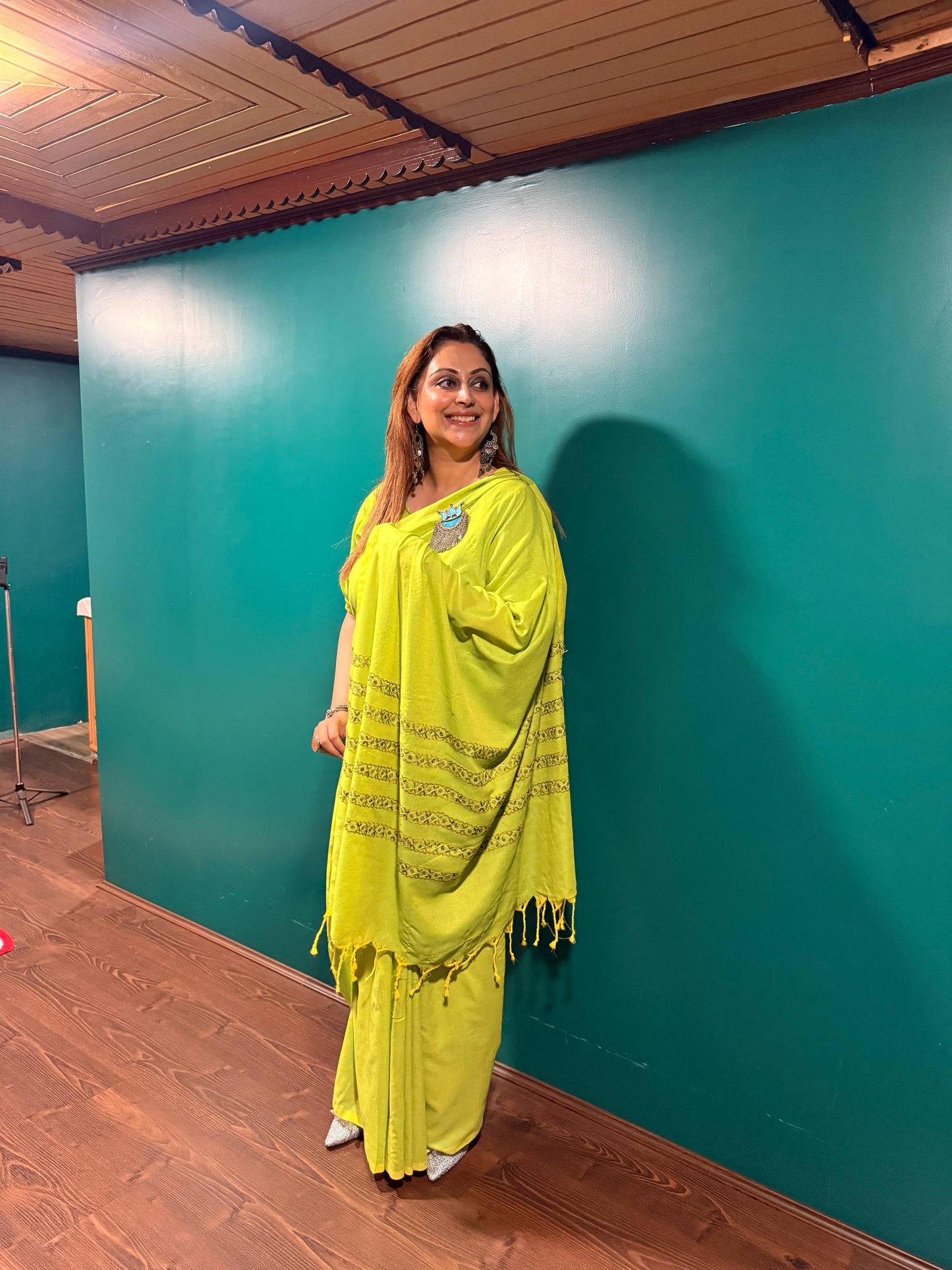Cotton Neon Green Pre-Draped Aari Saree with Attached Blouse Fabric